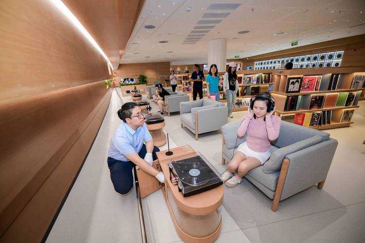 2025年春天 我在北京798艺术区偶遇了三位资深网文读者
