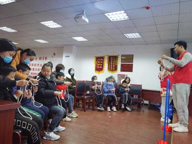 2025年春天 我在社区青少年活动中心做调研时发现个有趣现象