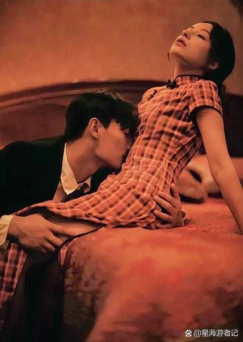 娇妻双飞3P激情夜 两男共享极致欢愉