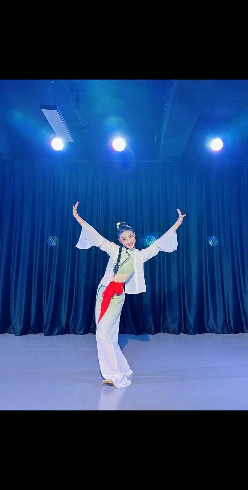 如何为10至12岁孩子挑选合适的独舞舞蹈?