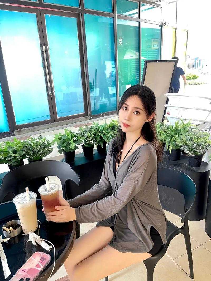 莹莹的私密日记第六章:激情与诱惑