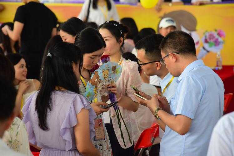 男女合力磨豆浆剧爆火！网友：豆浆到爱情，年度爱情奇迹再现！
